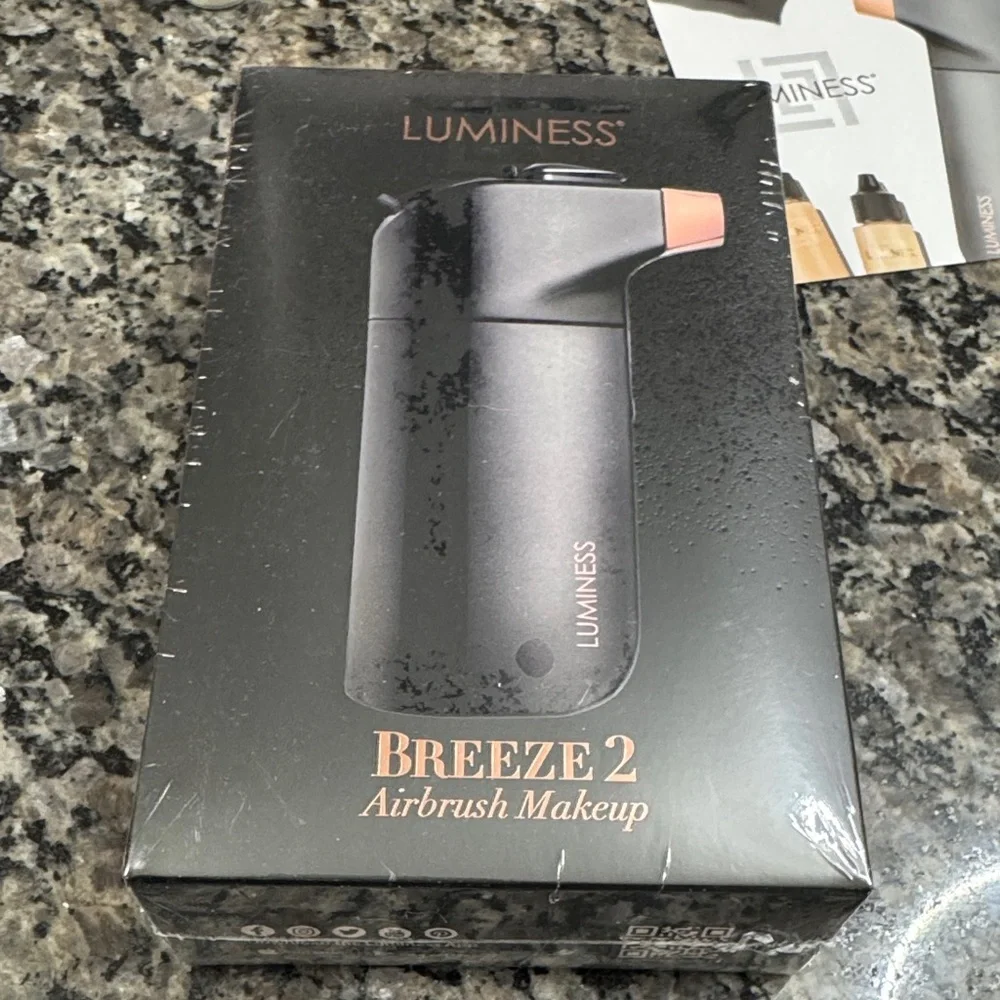 Luminess Breeze 2 airbrush Makeup, Foundation Sample Set bundle NEW